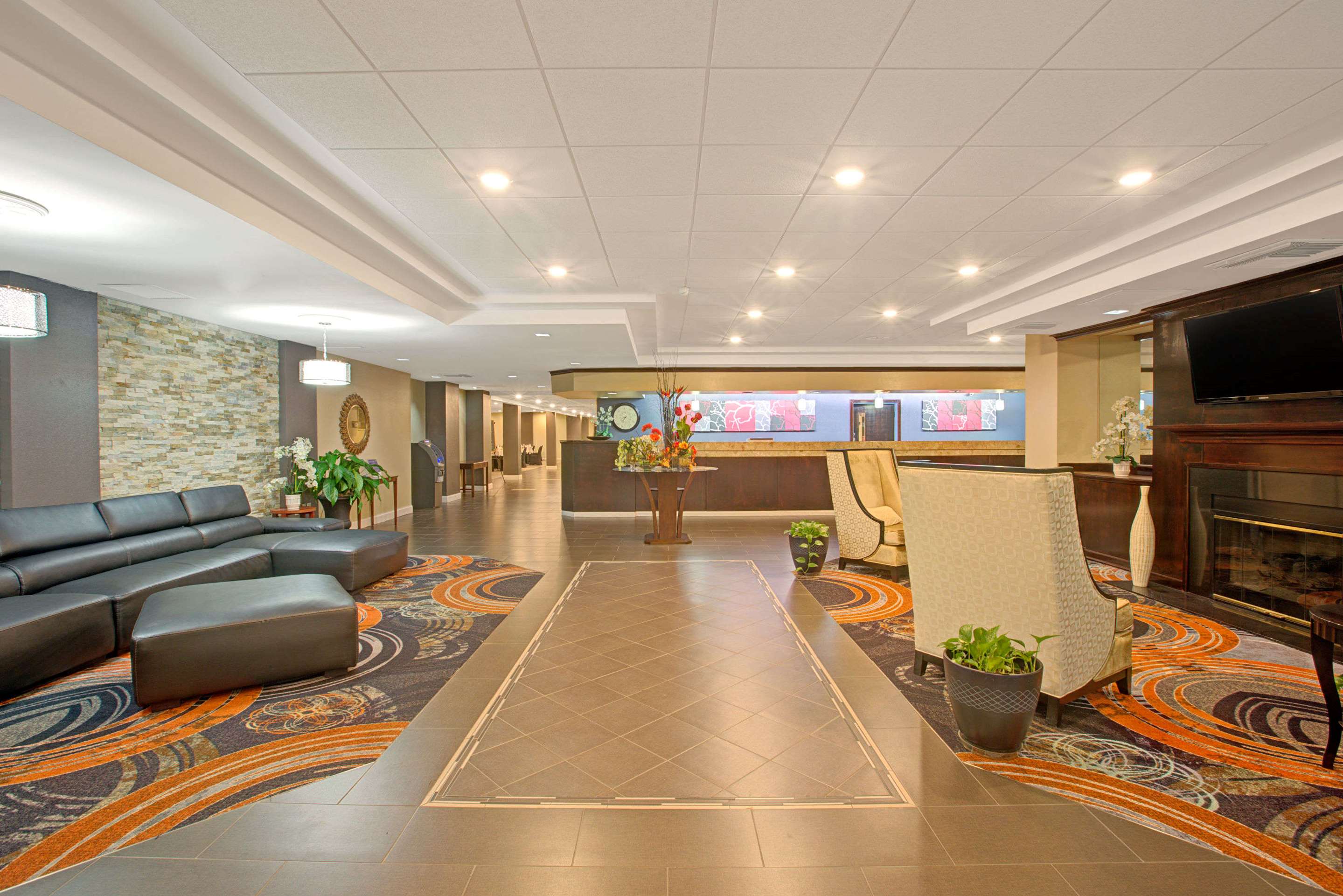 Lobby View | Ramada Plaza by Wyndham Charlotte Airport Conference Center