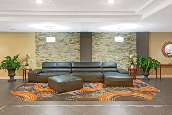  - Ramada Plaza Hotel & Conference Center Airport Charlotte - I-77, Exit 6A