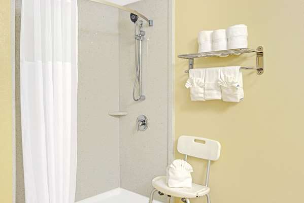  - Ramada Plaza Hotel & Conference Center Airport Charlotte - I-77, Exit 6A