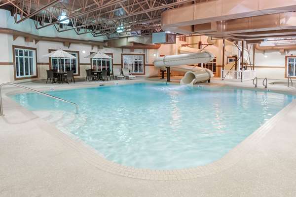 Pool - Ramada Inn & Suites Drumheller