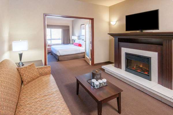 Suite - Ramada Inn & Suites Drumheller