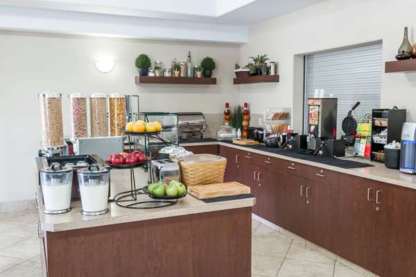  - Ramada Inn High River