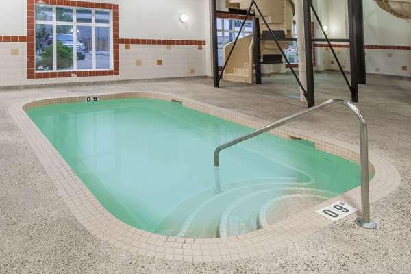 Pool - Ramada Inn Camrose