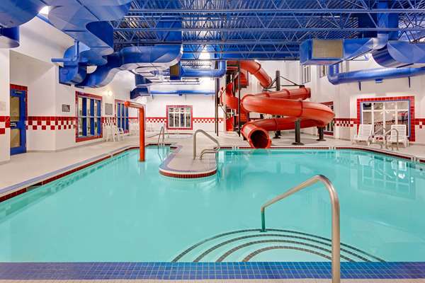 Pool - Ramada Inn Stettler