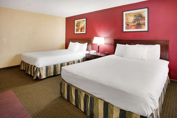  - Ramada Inn Bettendorf - I-74, Exit 2