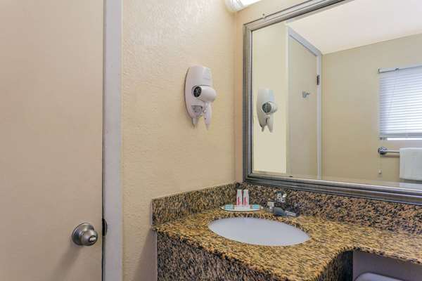  - Travelodge Inn Virginia Beach