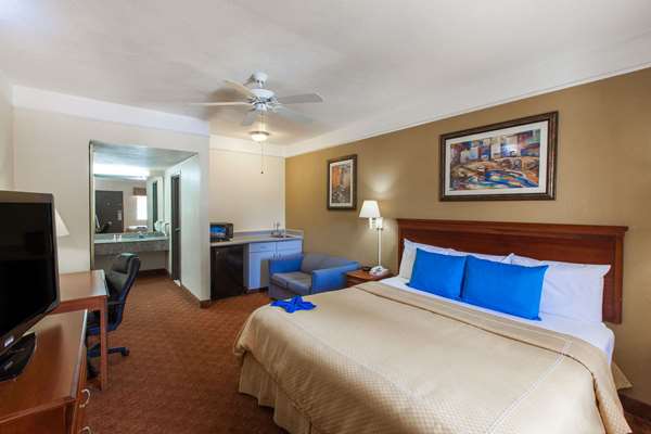  - Days Inn Webster
