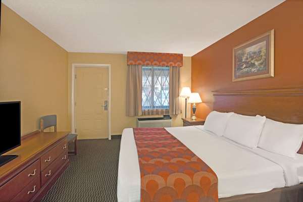  - Super 8 Motel Downtown Gatlinburg