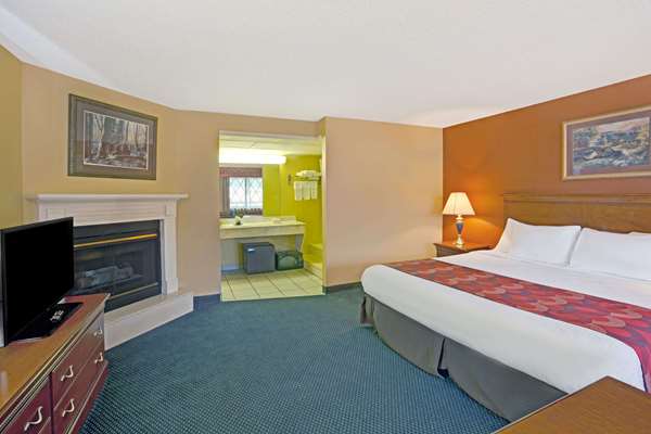  - Super 8 Motel Downtown Gatlinburg