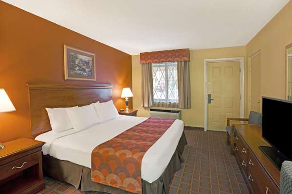  - Super 8 Motel Downtown Gatlinburg