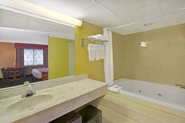  - Super 8 Motel Downtown Gatlinburg