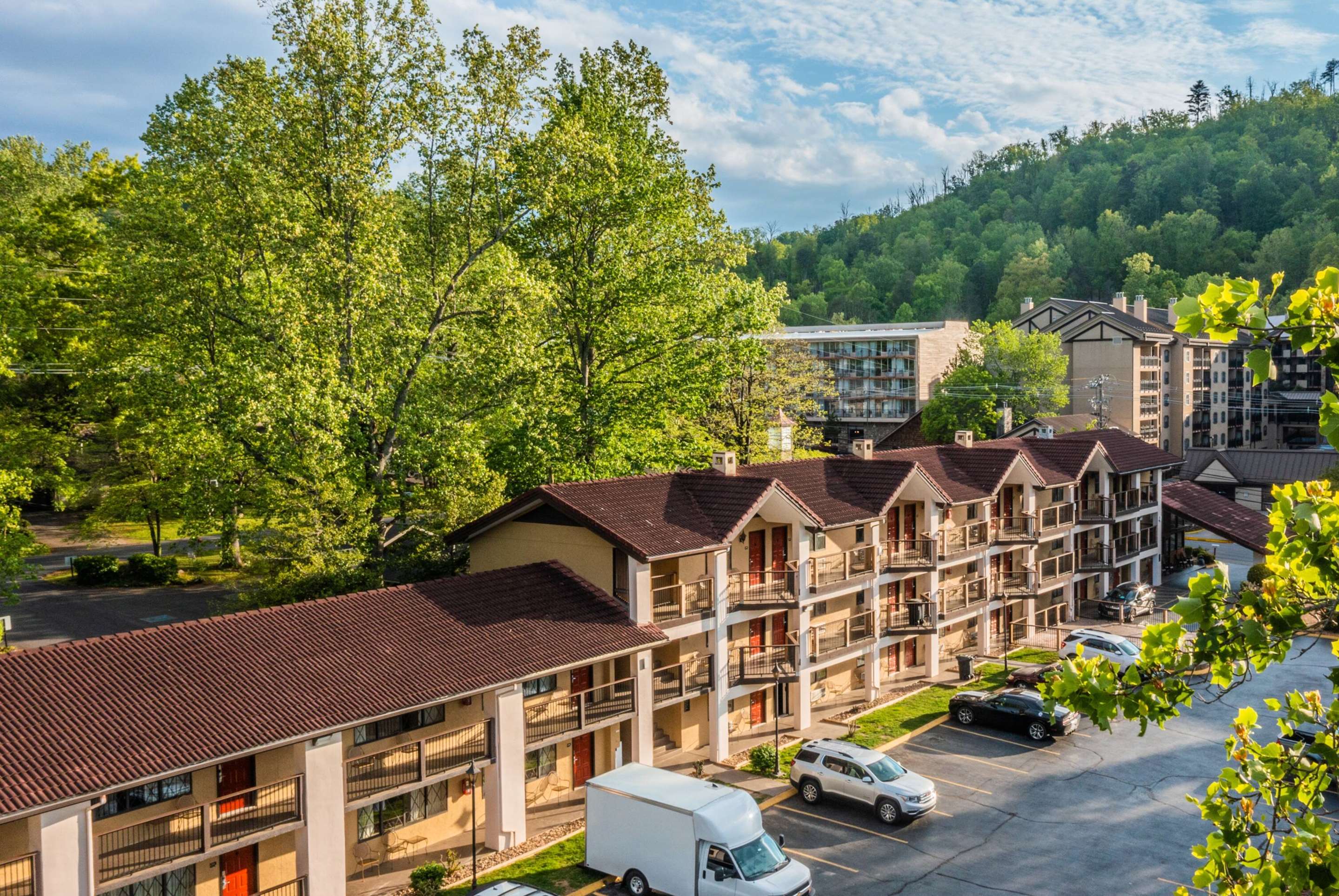 Exterior | Super 8 by Wyndham Downtown Gatlinburg at Convention Center
