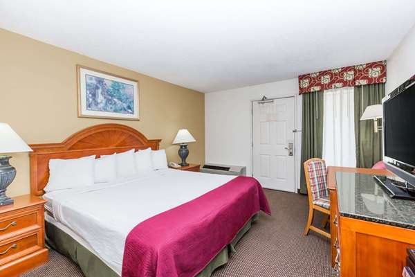  - Days Inn Valley West Clive - I-35 & I-80, Exit 124