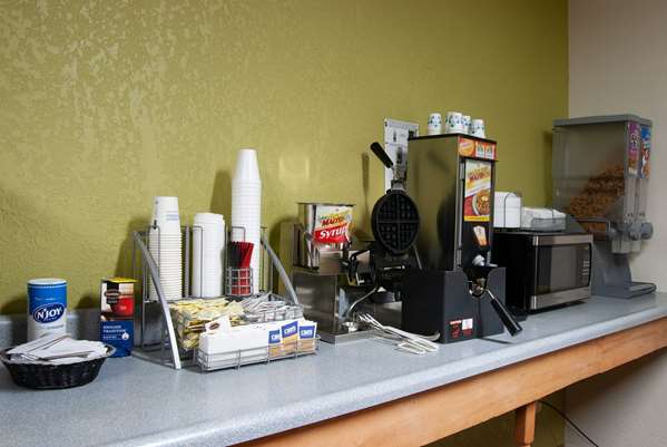 Restaurant - Super 8 Hotel Arkansas City