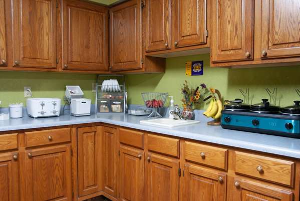 Restaurant - Super 8 Hotel Arkansas City