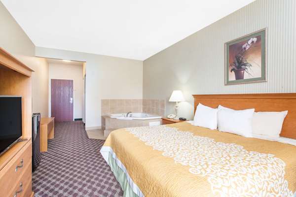 Suite - Days Inn Seaford