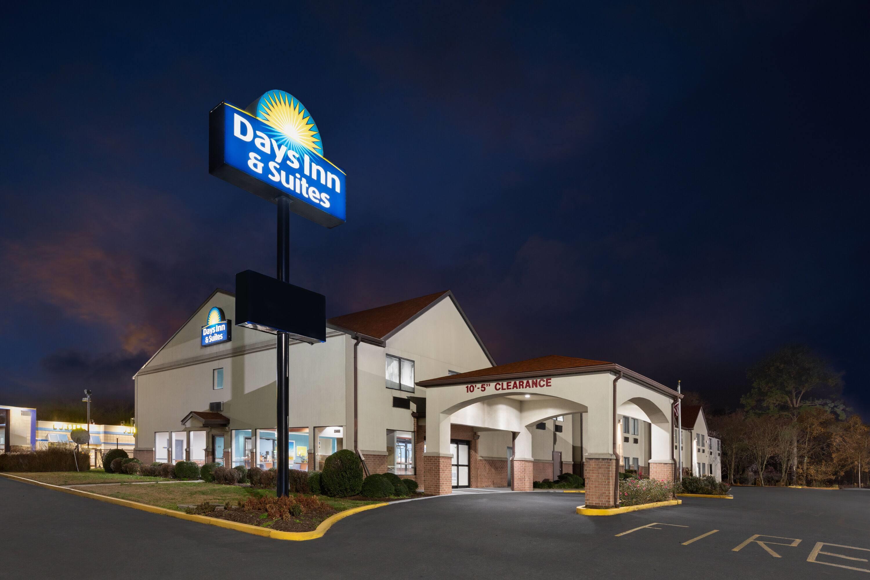 Exterior | Days Inn & Suites by Wyndham Seaford