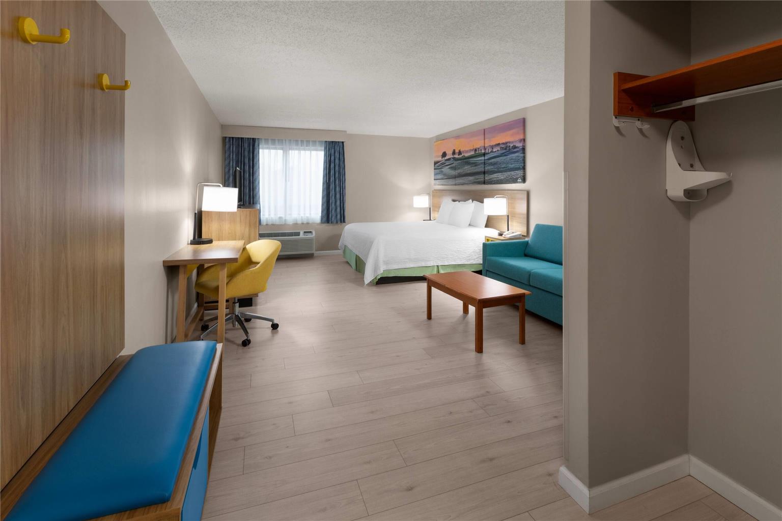 DAYS INN & SUITES BY WYNDHAM, SEAFO-guestroom-Guest Room,On-Site.jpg