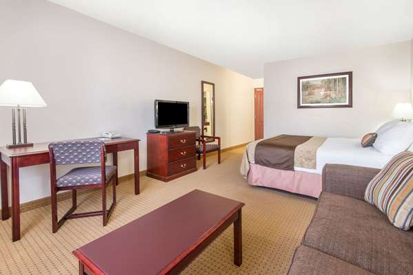 Suite - Ramada Inn Lloydminster