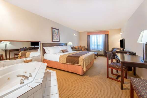 Suite - Ramada Inn Lloydminster