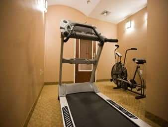 Fitness/ Exercise Room - Howard Johnson Hotel Spring City