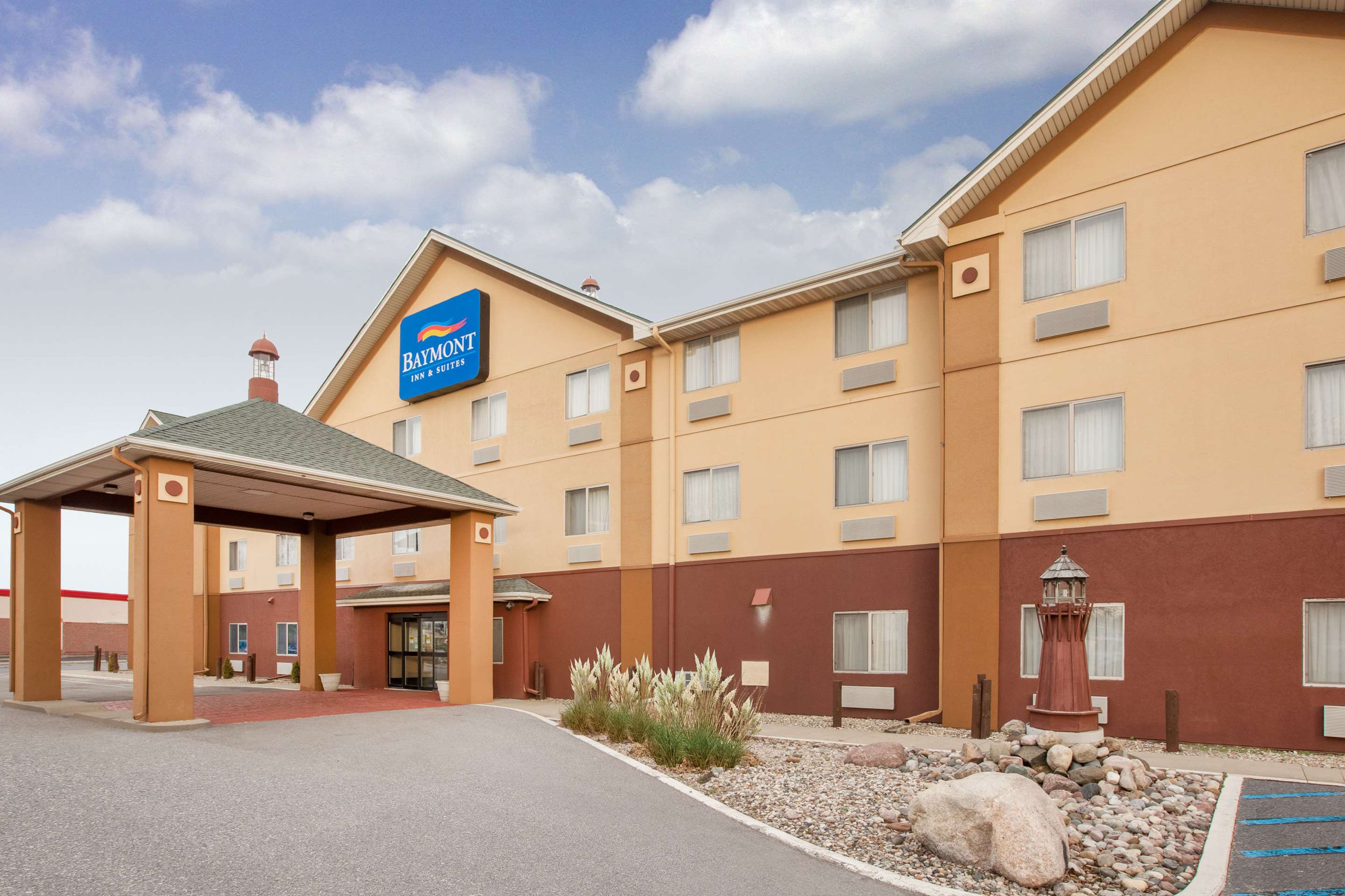 Exterior | Baymont by Wyndham South Haven