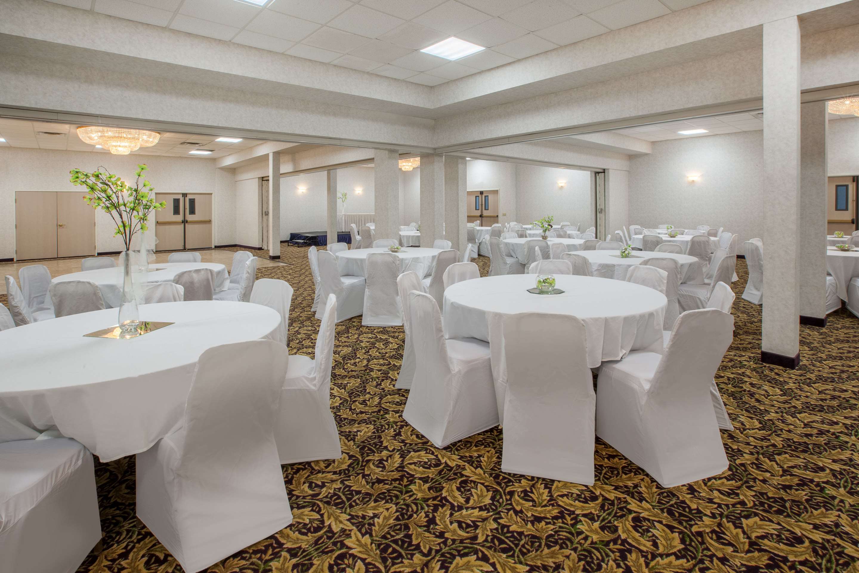Meeting Room | Baymont by Wyndham South Haven