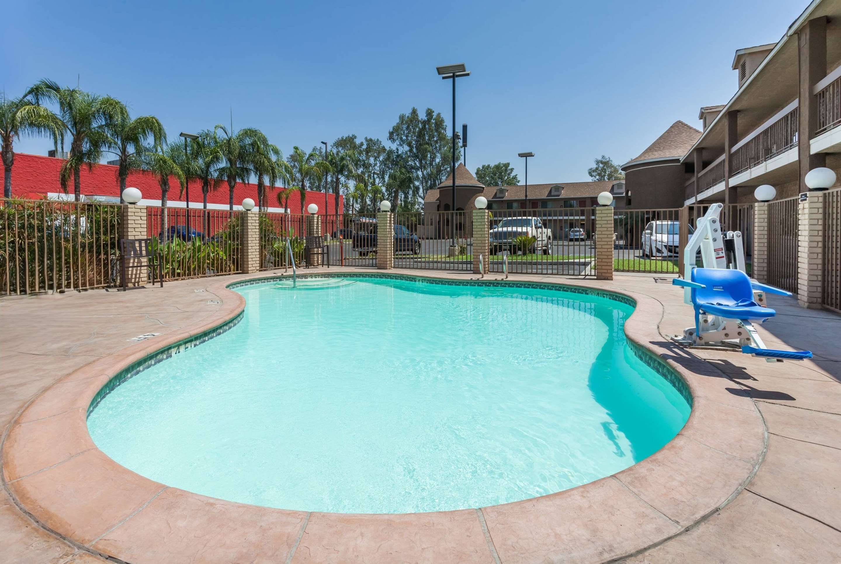 Pool | Super 8 by Wyndham Bakersfield South CA