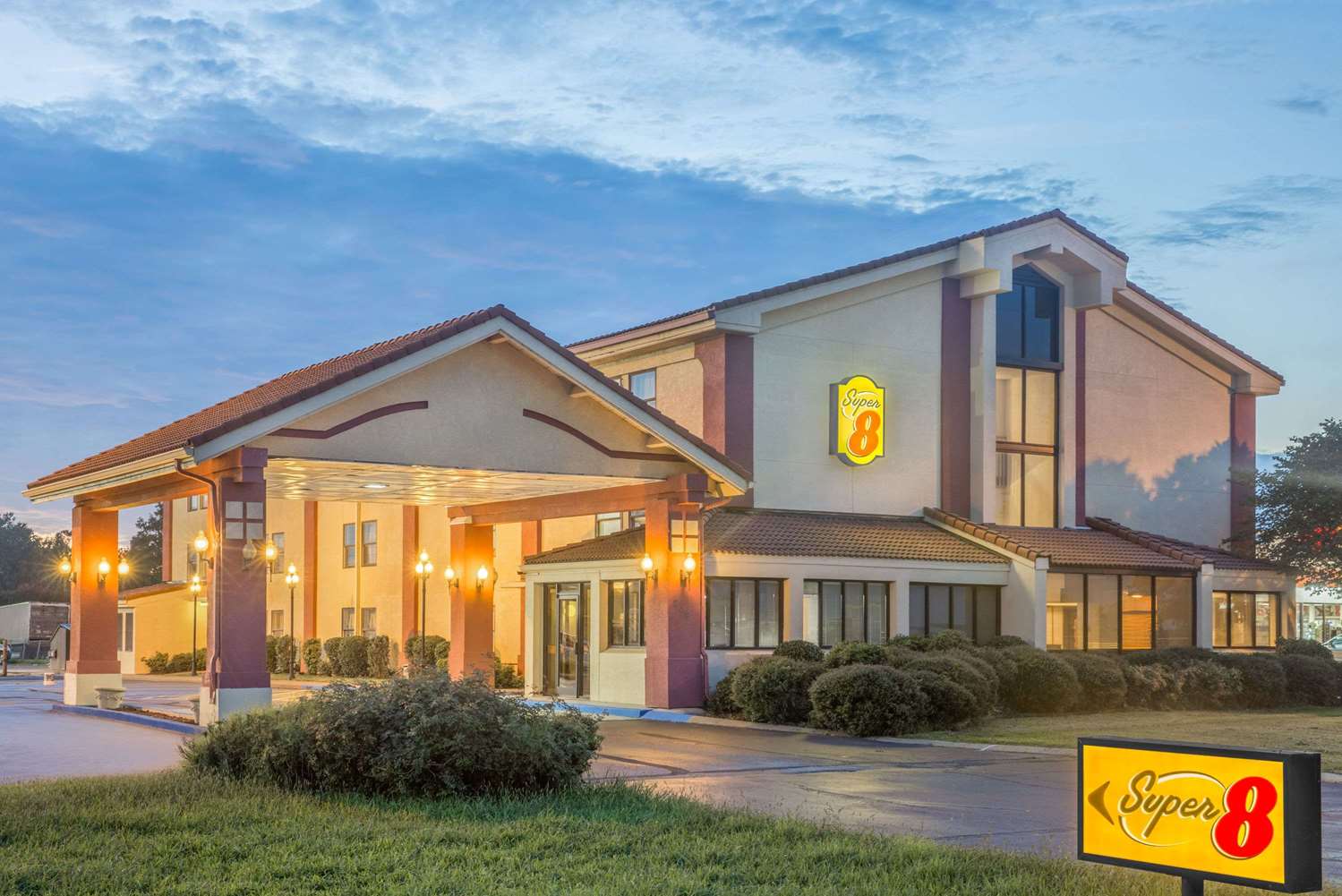 Super 8 Hotel Blytheville, AR See Discounts