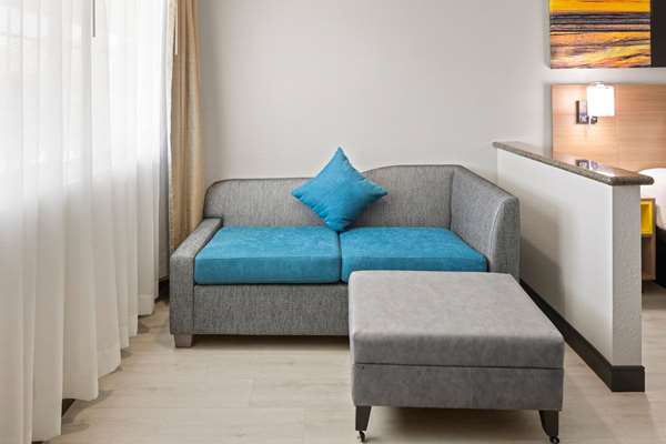  - Days Inn & Suites El Cajon - I-8, Exit 18