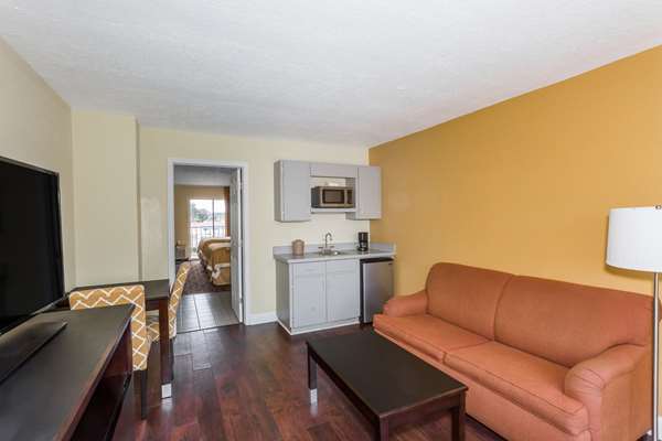  - Days Inn & Suites Port Richey