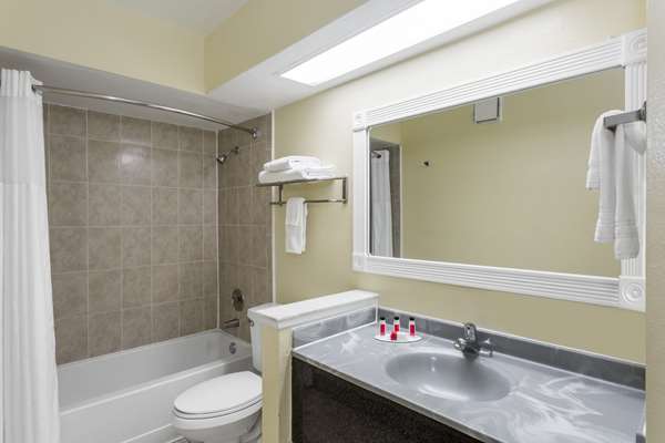  - Days Inn & Suites Port Richey