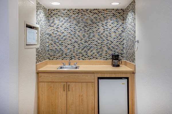  - Days Inn Hilton Head Island