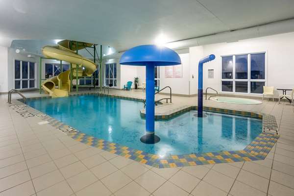 Pool - Super 8 Hotel Ste Foy