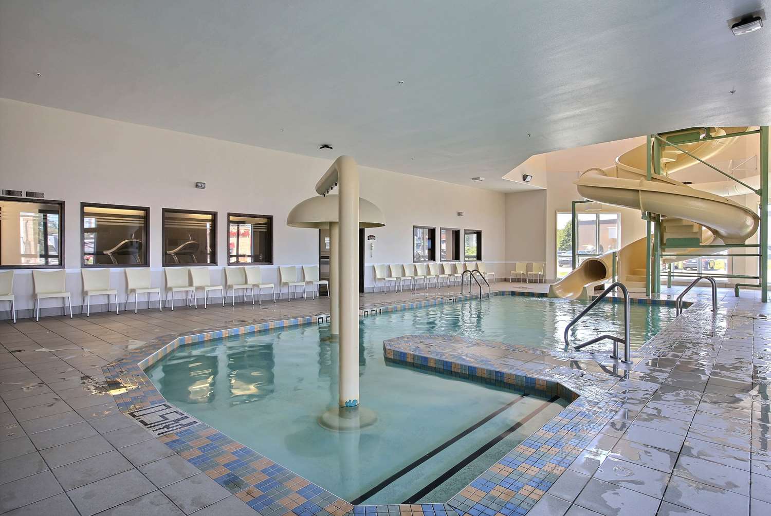 Super 8 Hotel Trois-Rivieres, QC - See Discounts