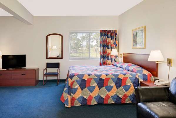  - Super 8 Motel Emmetsburg