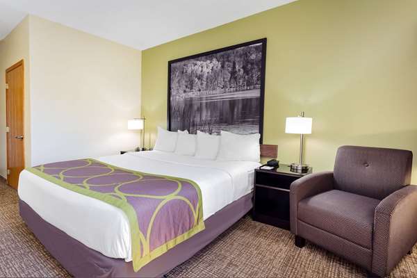  - Super 8 Motel Emmetsburg