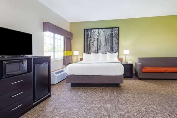 Suite - Super 8 Motel Emmetsburg