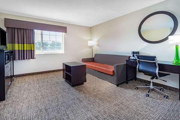 Suite - Super 8 Motel Emmetsburg