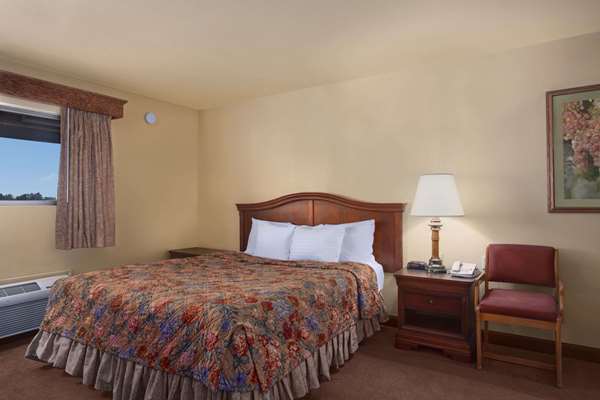 Suite - Travelodge Lemoore