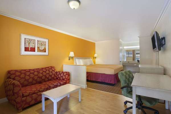  - Travelodge Lemoore