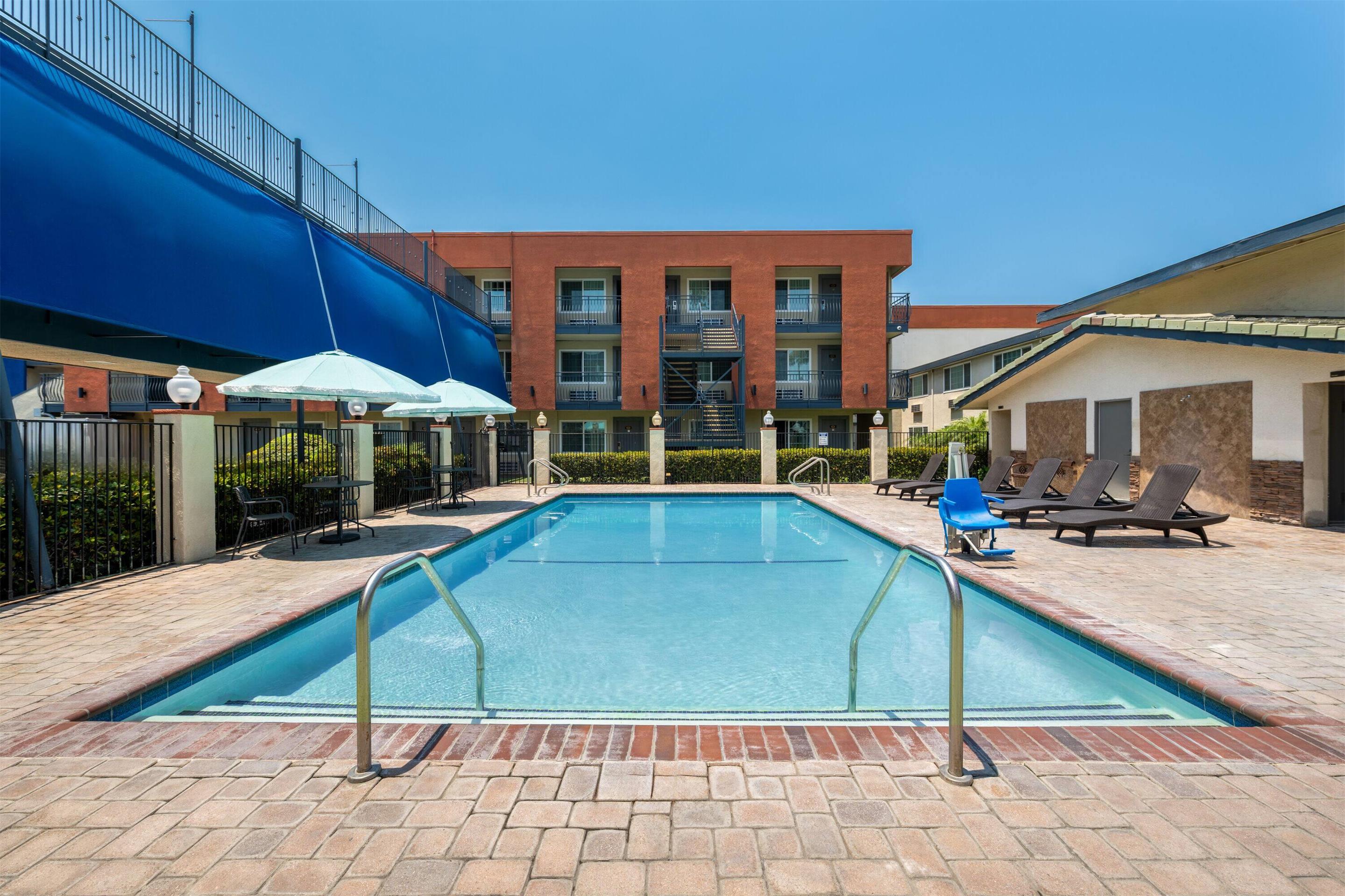 Pool - indoor | Travelodge Inn & Suites by Wyndham Anaheim on Disneyland Dr