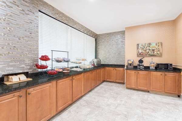  - Ramada Hotel Southeast Asheville - I-240, Exit 8