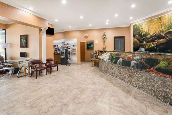  - Ramada Hotel Southeast Asheville - I-240, Exit 8