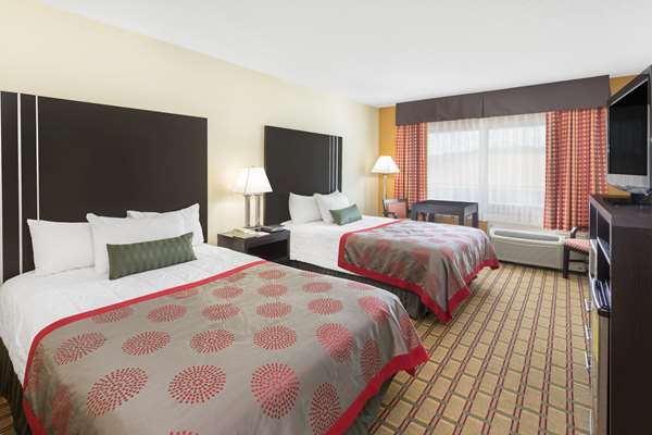  - Ramada Hotel Southeast Asheville - I-240, Exit 8