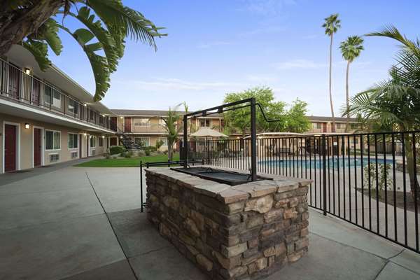 Exterior view - Travelodge Santa Maria