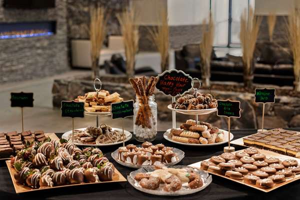 Restaurant - Days Inn Cranbrook