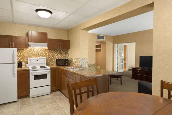  - Days Inn Cranbrook