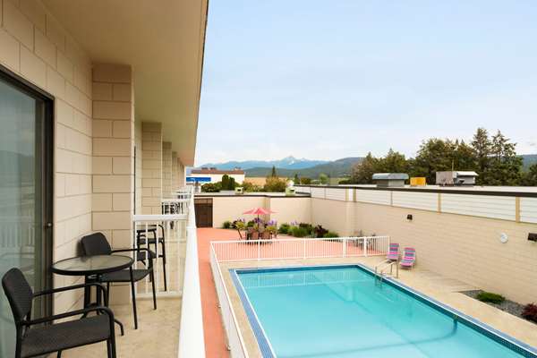 Pool - Days Inn Cranbrook