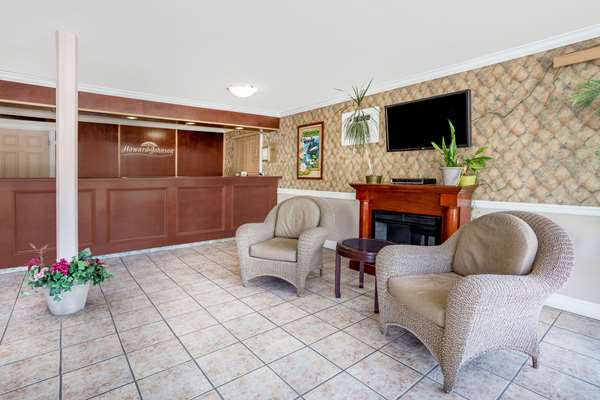  - Howard Johnson Inn Downtown Kamloops